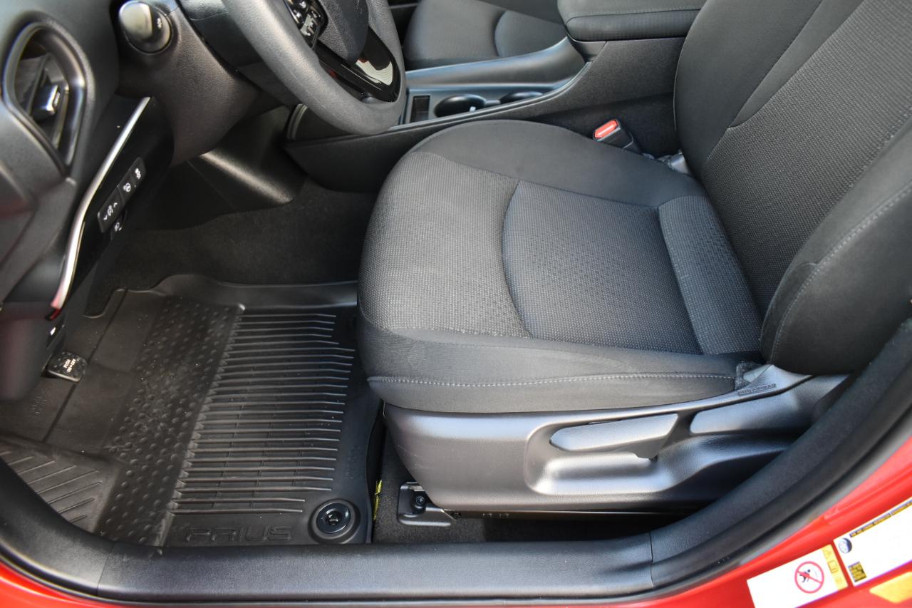 Toyota Prius LE 4D Hatchback 2022