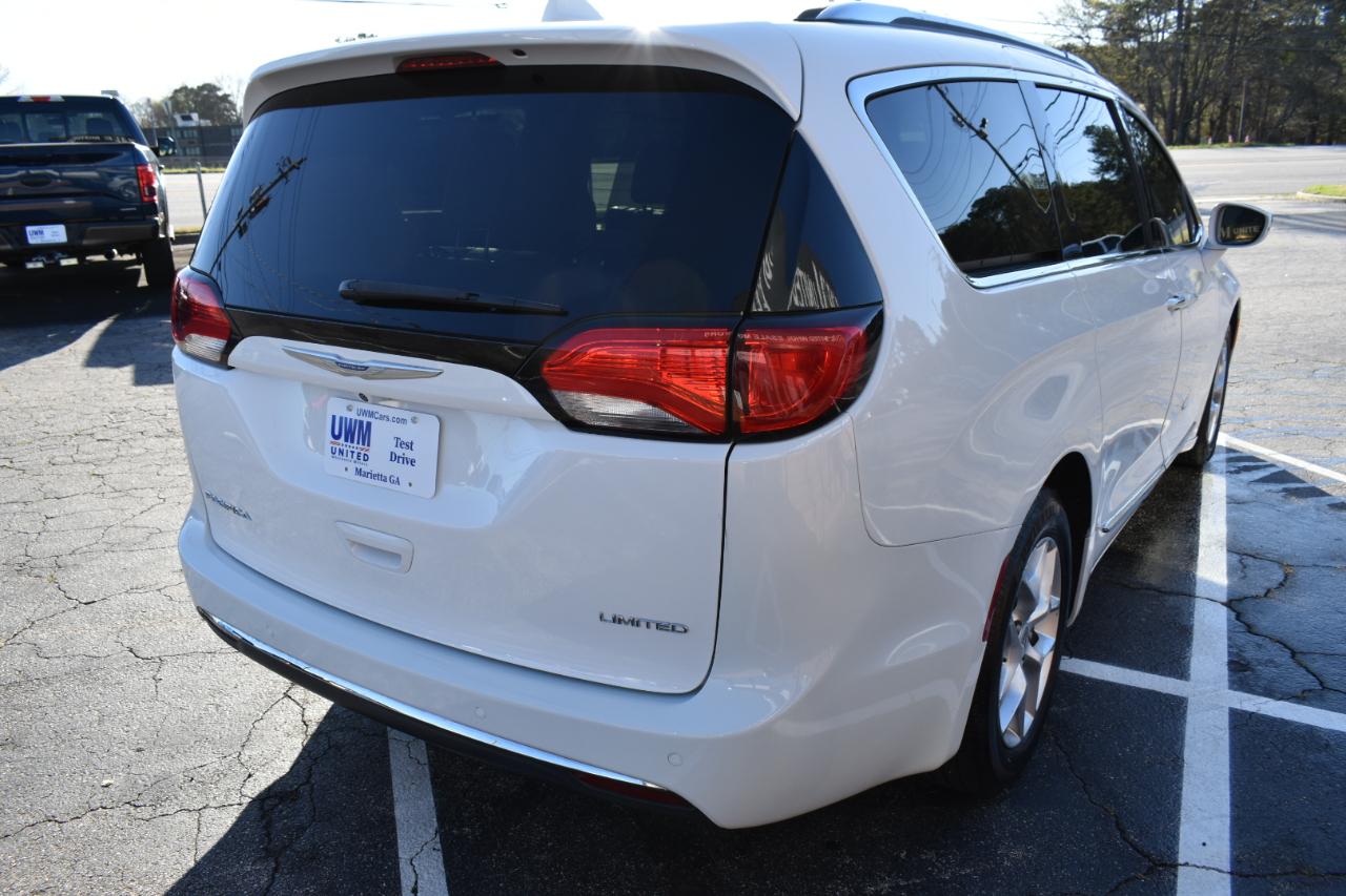 Chrysler Pacifica Limited 2020