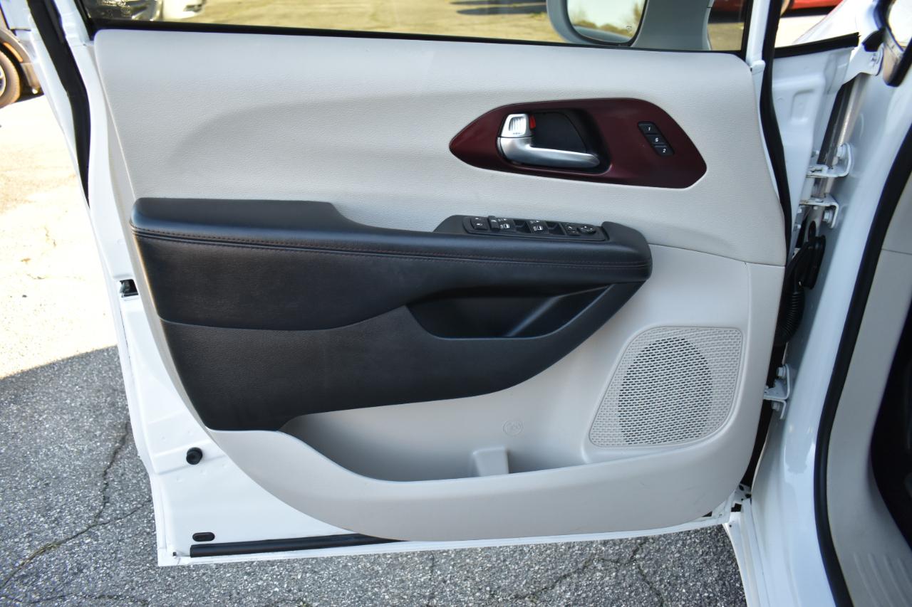 Chrysler Pacifica Limited 2020