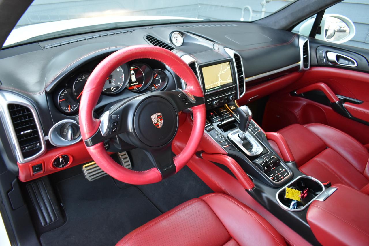 Porsche Cayenne GTS 2014