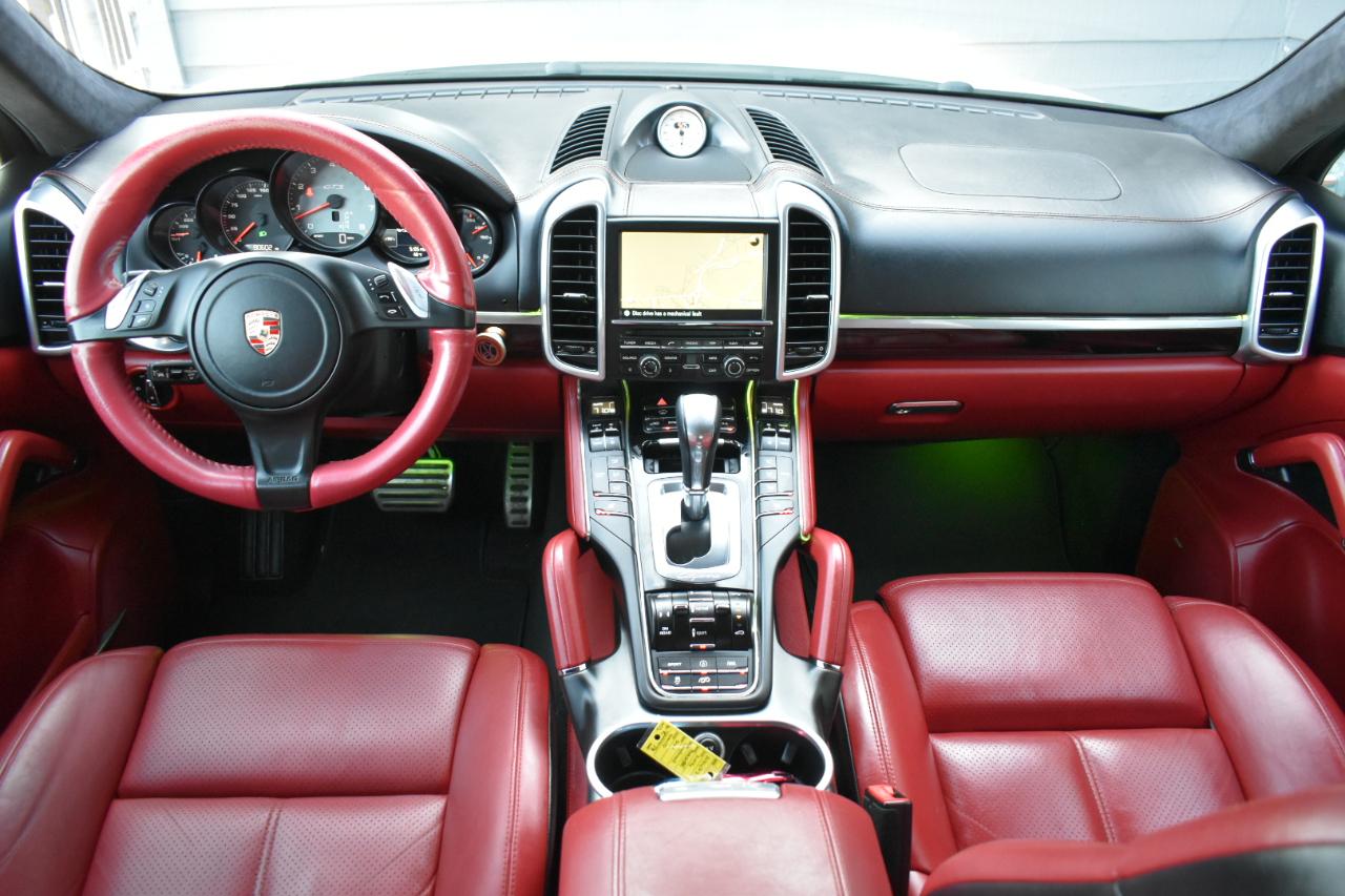 Porsche Cayenne GTS 2014