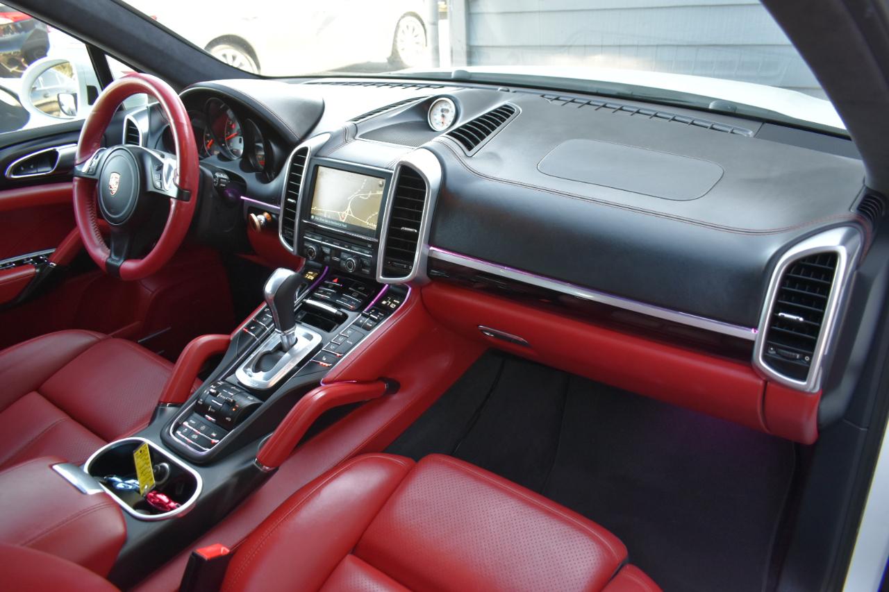 Porsche Cayenne GTS 2014