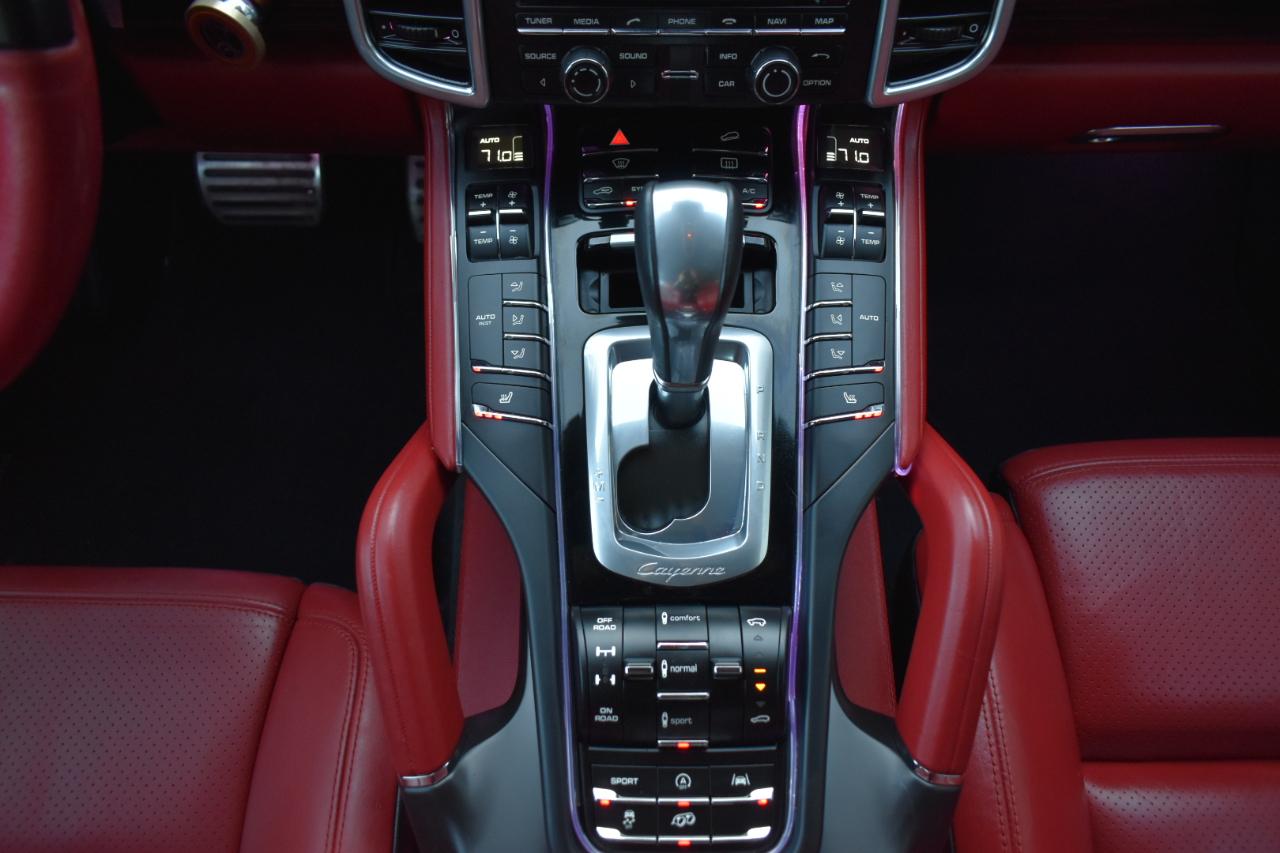 Porsche Cayenne GTS 2014