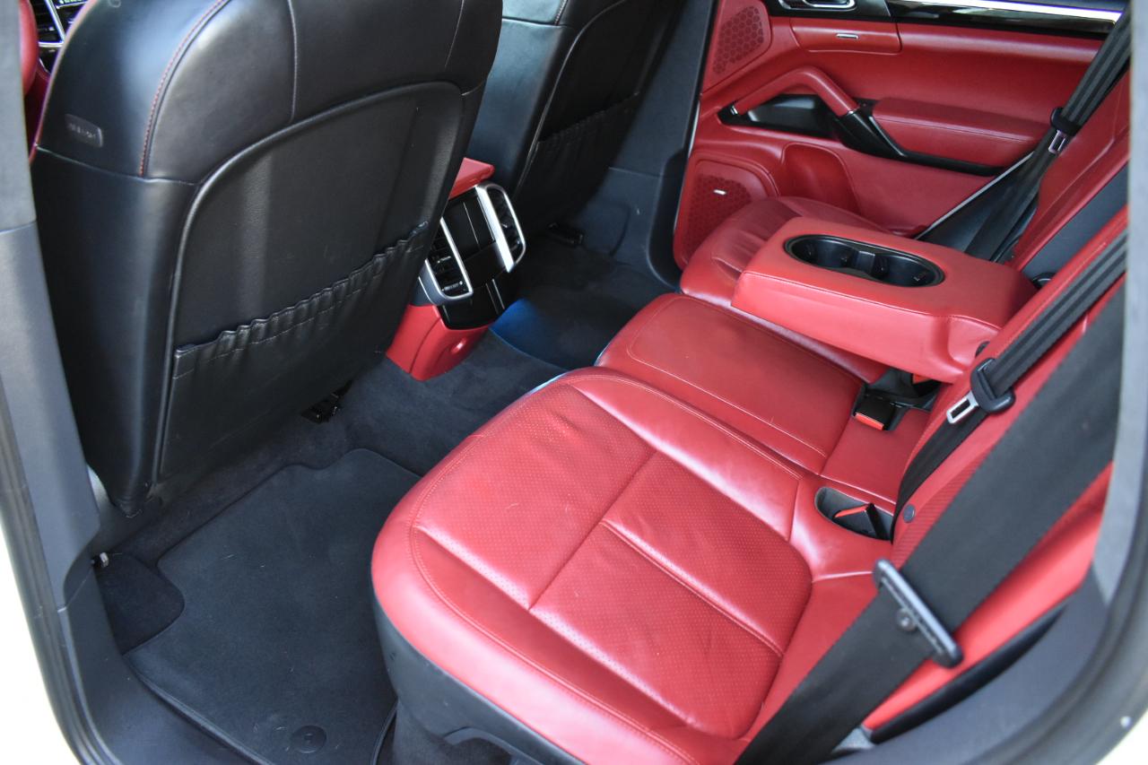 Porsche Cayenne GTS 2014