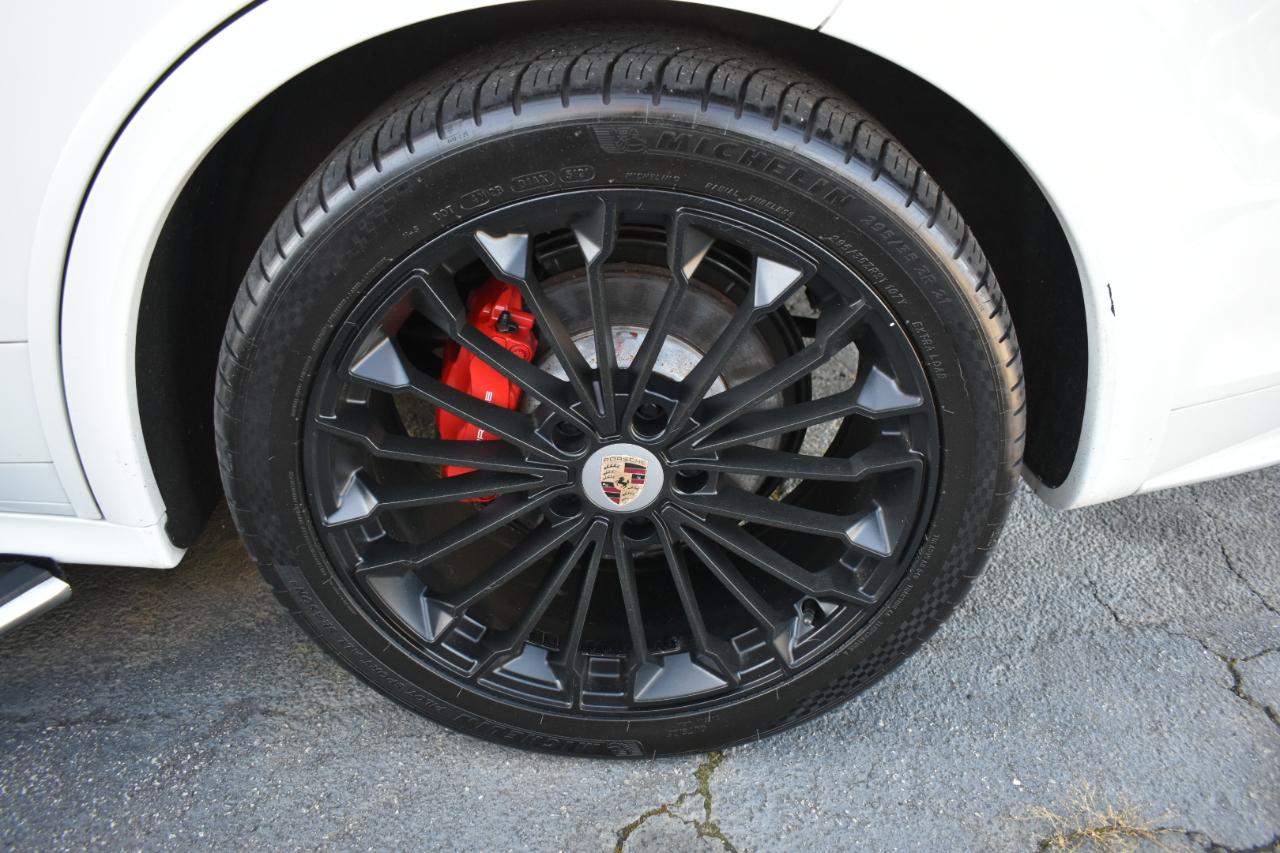 Porsche Cayenne GTS 2014