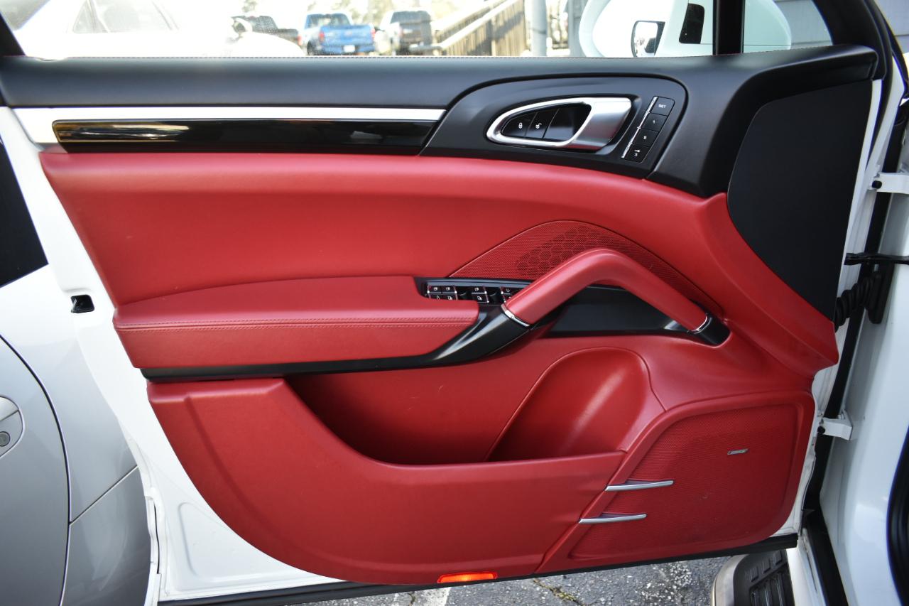 Porsche Cayenne GTS 2014