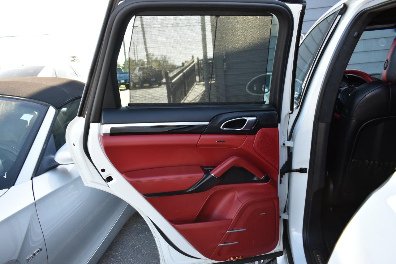 Porsche Cayenne GTS 2014