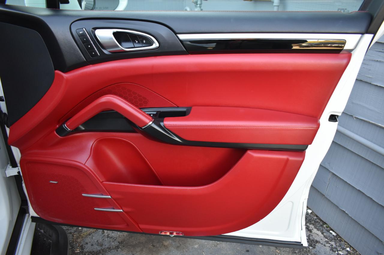 Porsche Cayenne GTS 2014