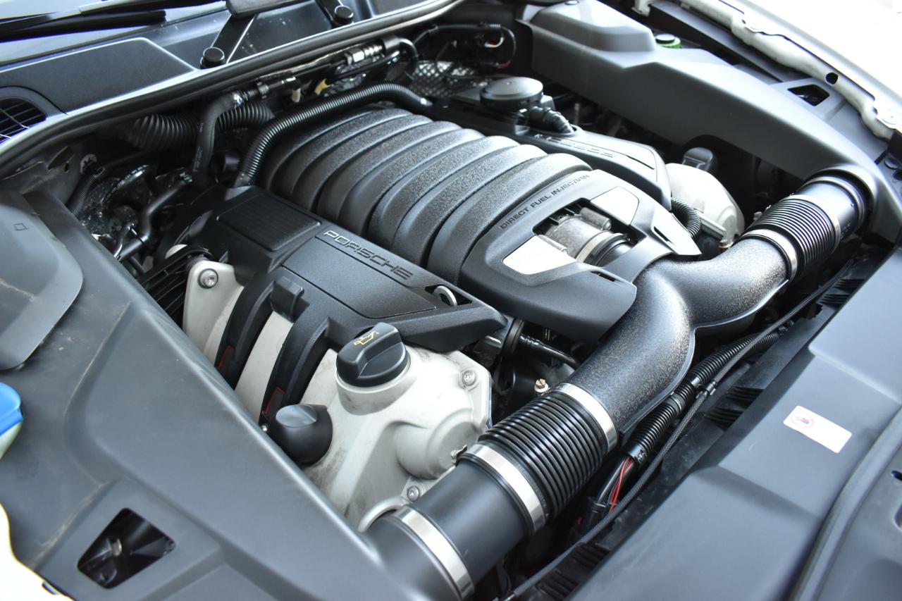 Porsche Cayenne GTS 2014