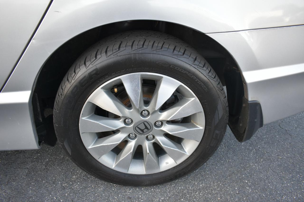 Honda Civic EX-L Sedan 5-Speed AT 2011