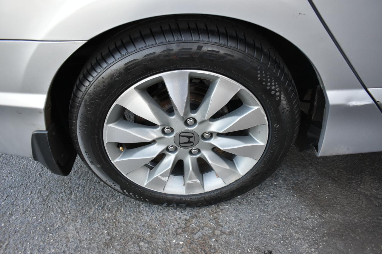 Honda Civic EX-L Sedan 5-Speed AT 2011