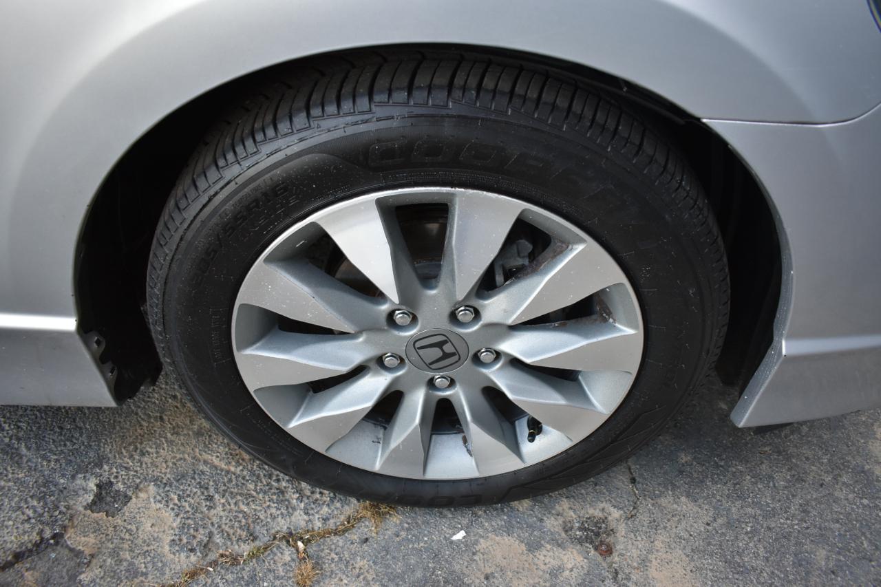 Honda Civic EX-L Sedan 5-Speed AT 2011