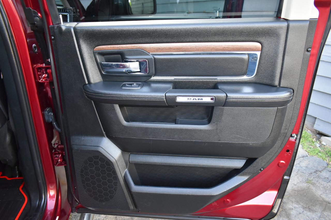 RAM 1500 Laramie Crew Cab 4WD 2018