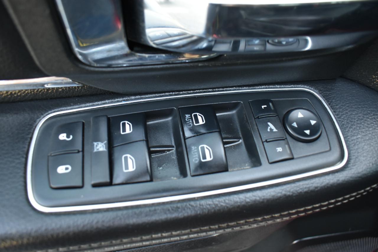 RAM 1500 Laramie Crew Cab 4WD 2018