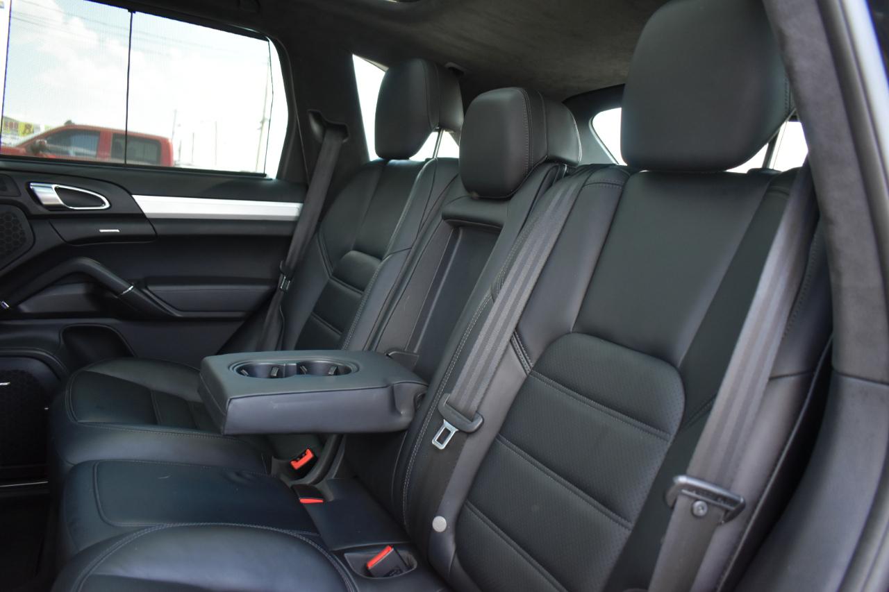 Porsche Cayenne Turbo 2015