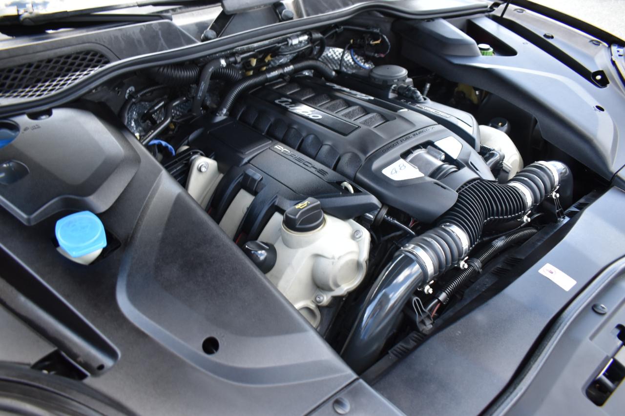 Porsche Cayenne Turbo 2015