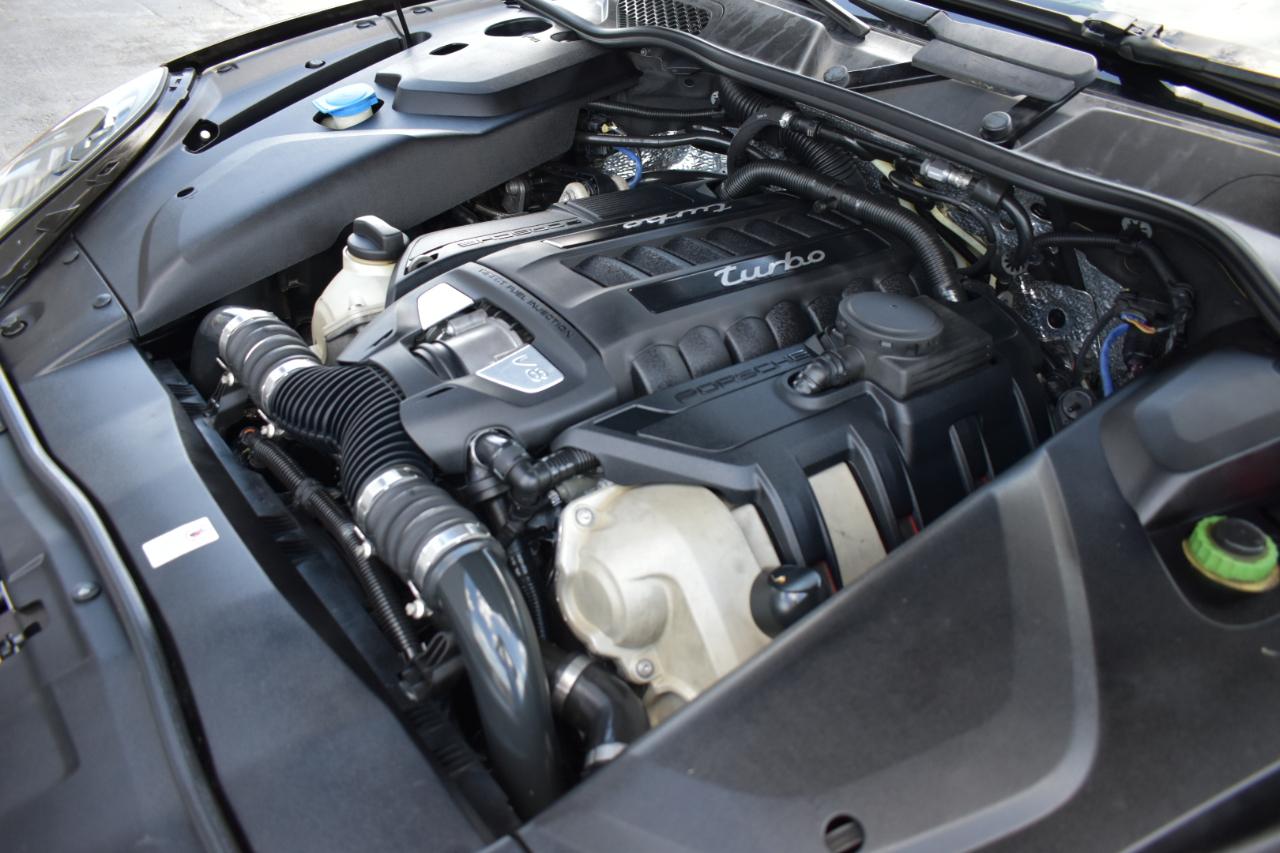 Porsche Cayenne Turbo 2015