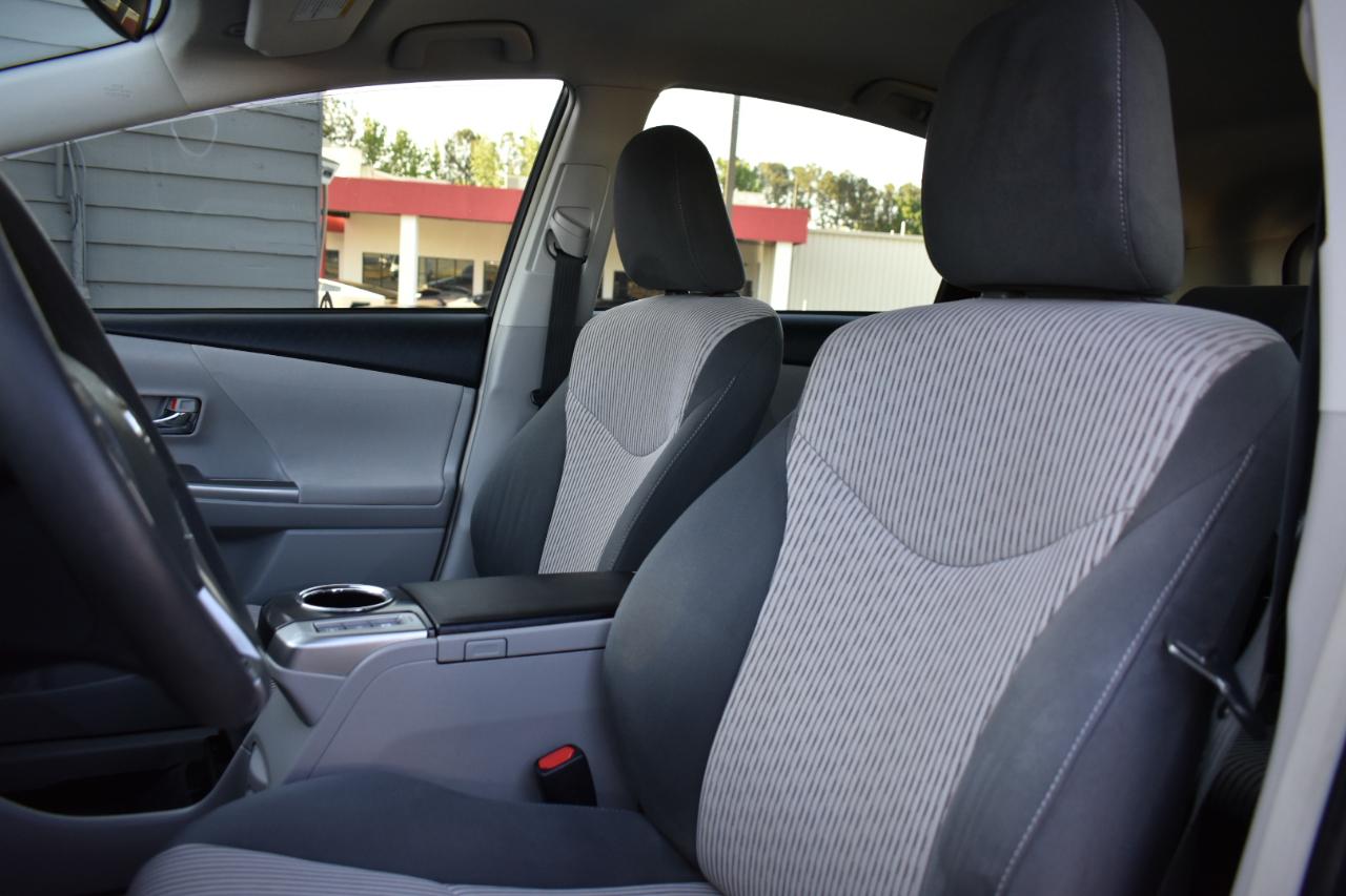 Toyota Prius V Three 2017