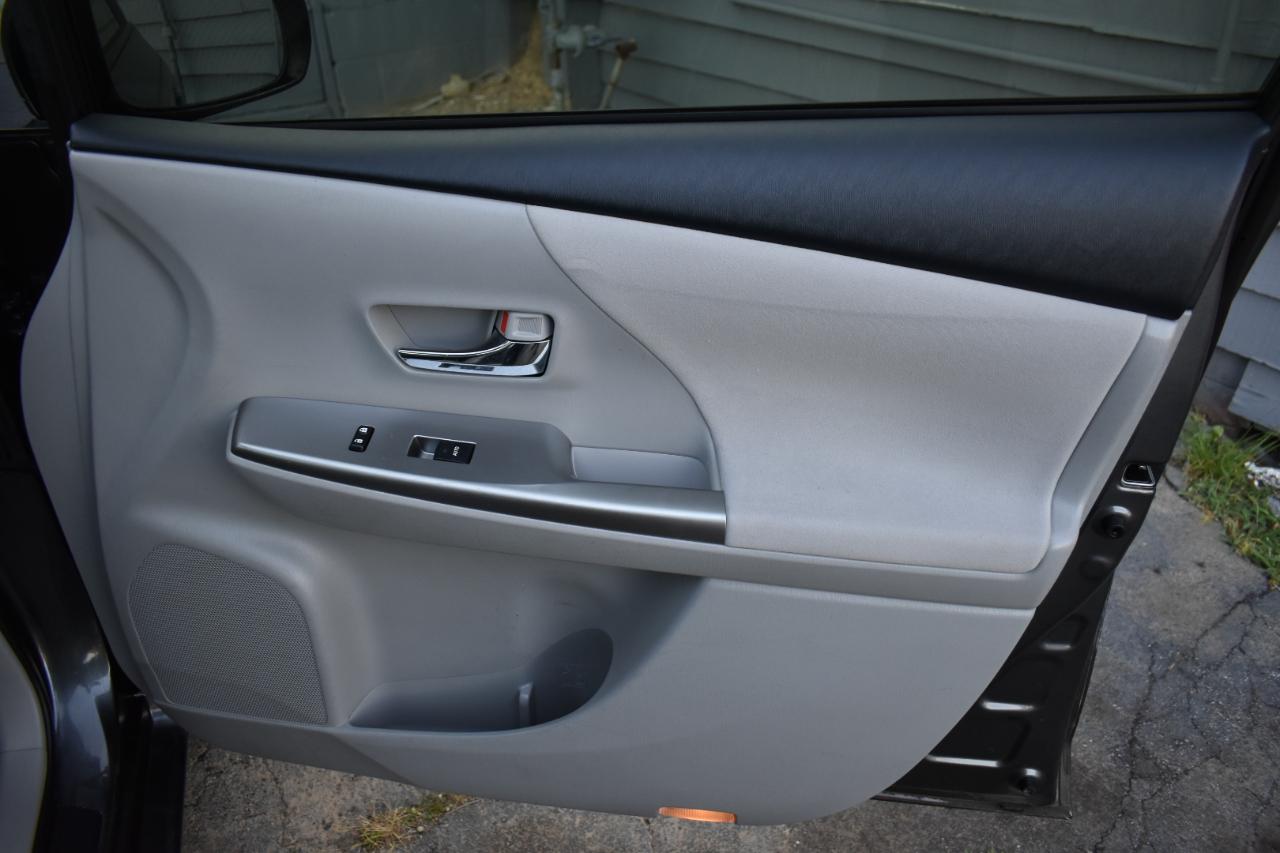 Toyota Prius V Three 2017