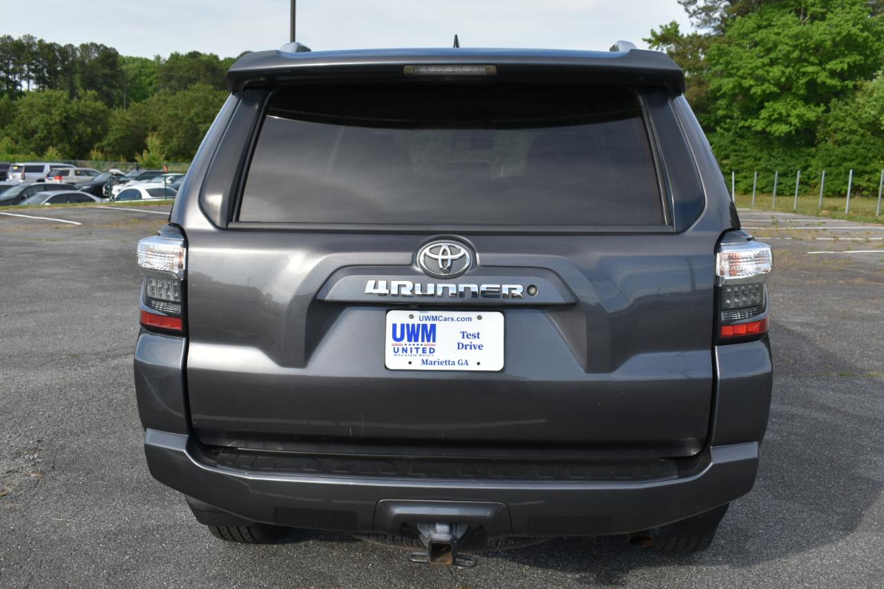 Toyota 4Runner SR5 2WD 2018