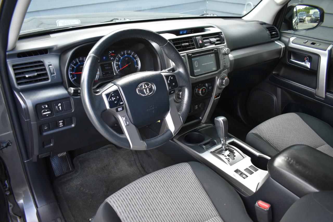Toyota 4Runner SR5 2WD 2018