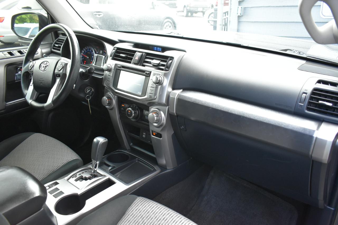 Toyota 4Runner SR5 2WD 2018