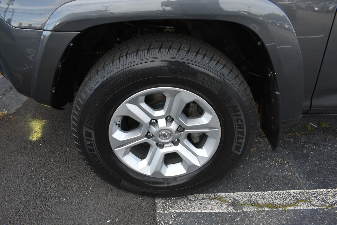 Toyota 4Runner SR5 2WD 2018