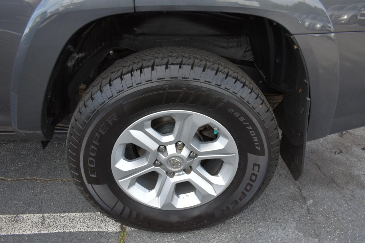 Toyota 4Runner SR5 2WD 2018