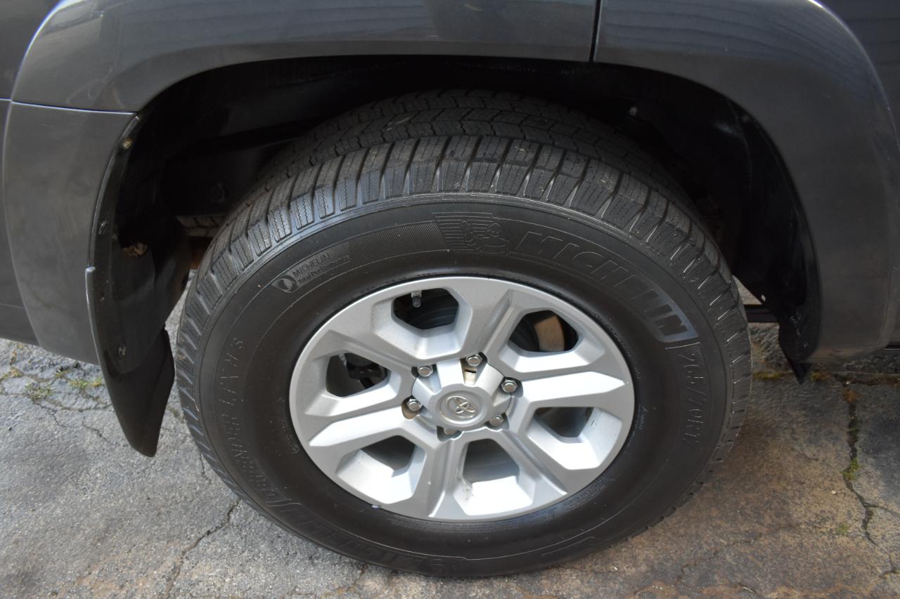 Toyota 4Runner SR5 2WD 2018