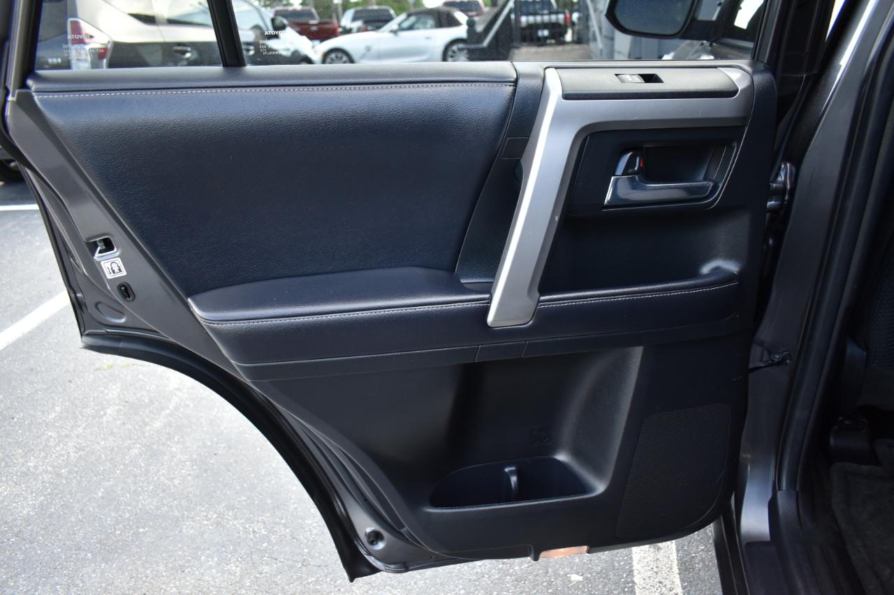 Toyota 4Runner SR5 2WD 2018