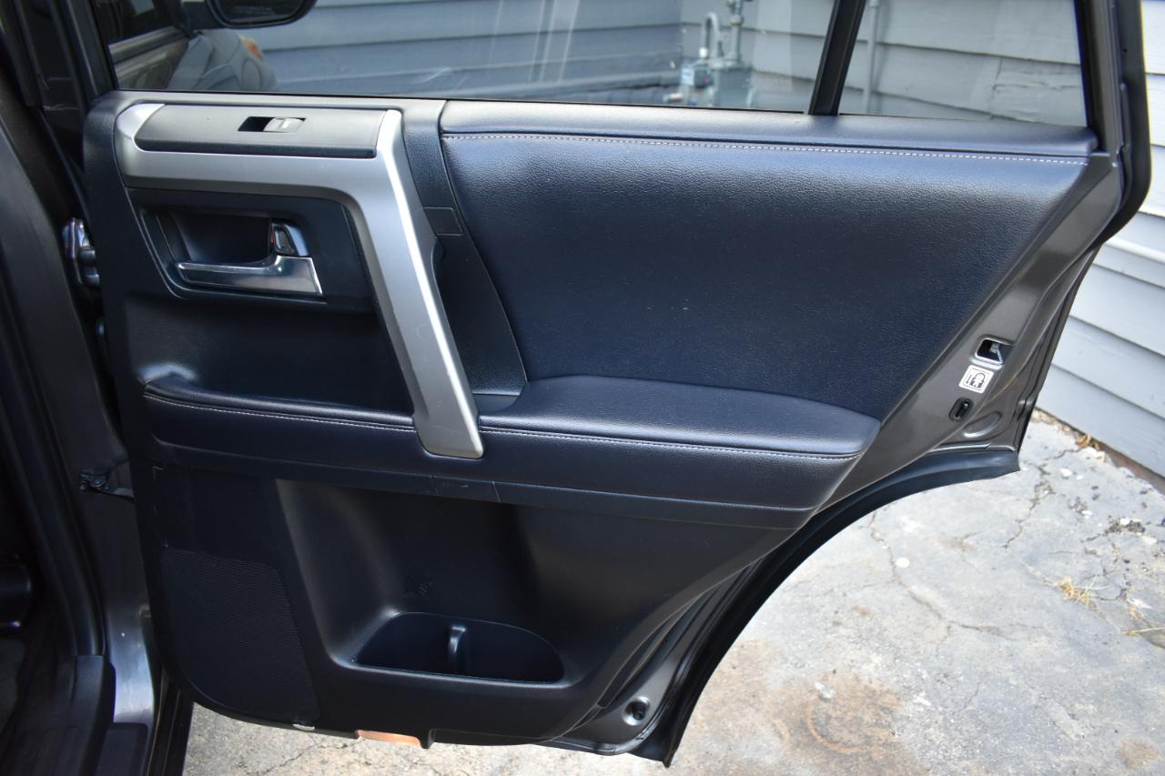 Toyota 4Runner SR5 2WD 2018