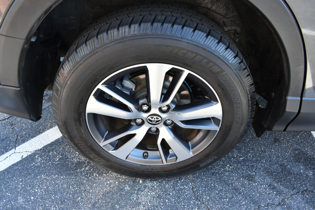 Toyota RAV4 XLE FWD 2016