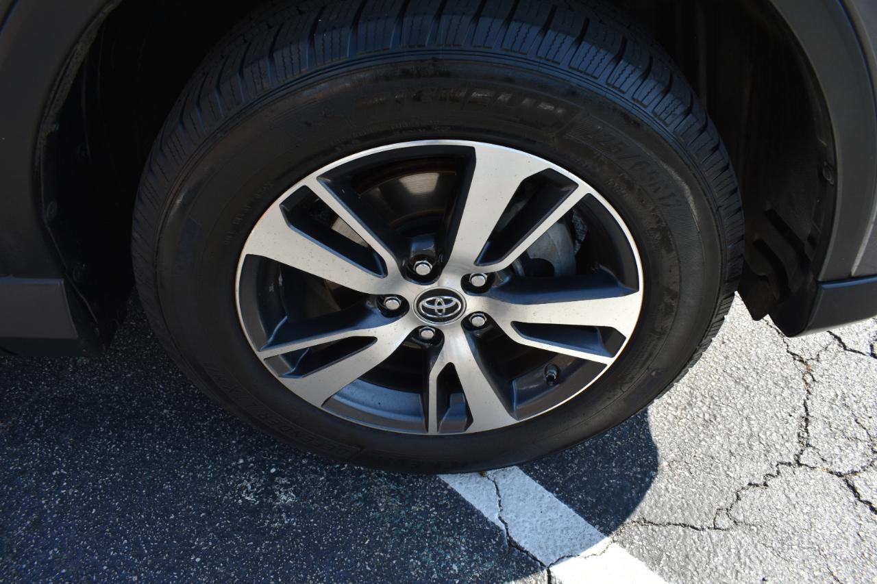 Toyota RAV4 XLE FWD 2016