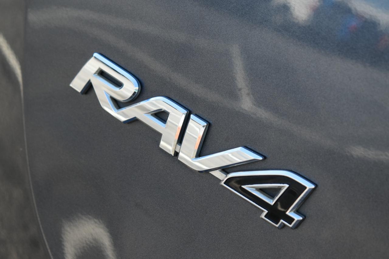 Toyota RAV4 XLE FWD 2016