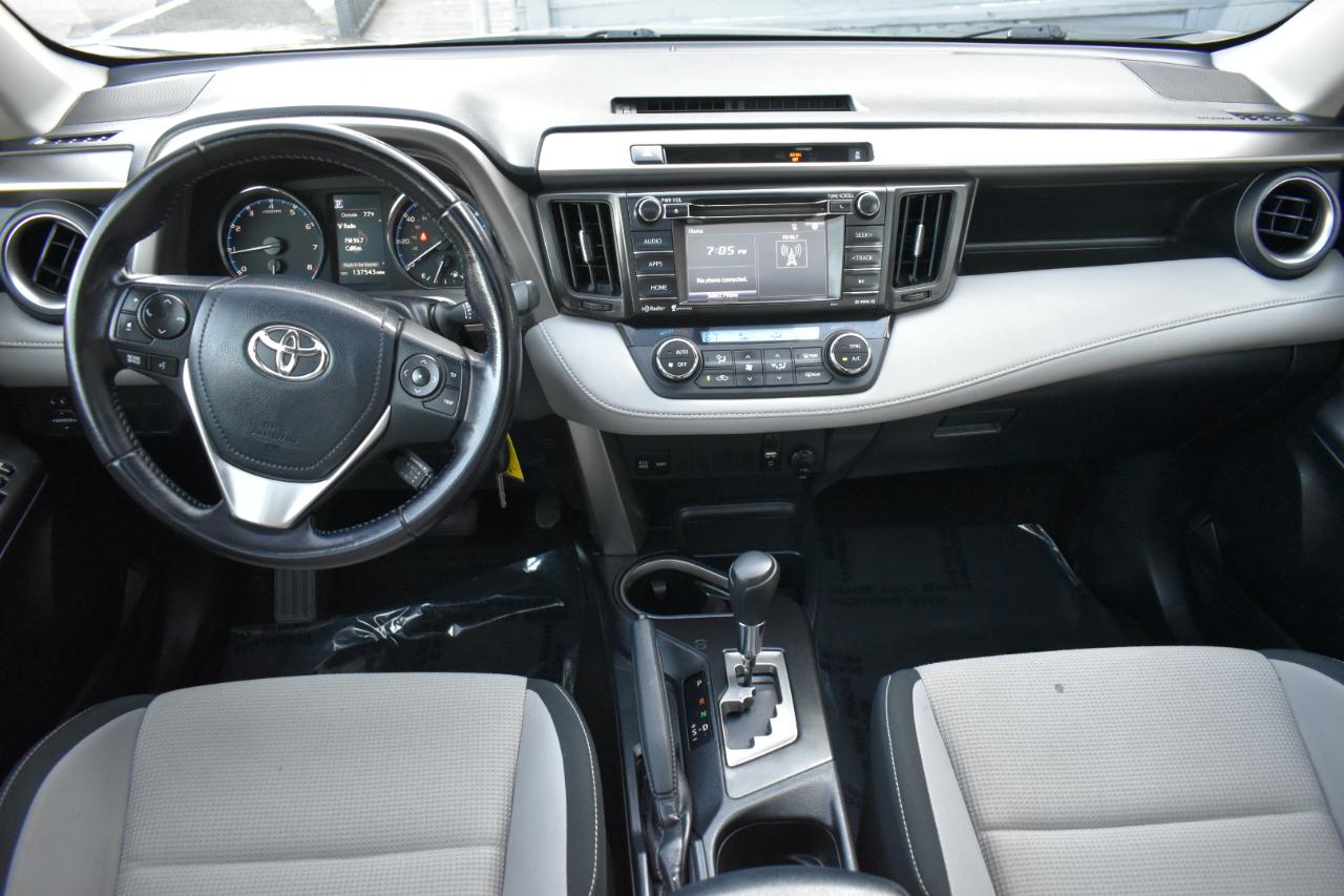 Toyota RAV4 XLE FWD 2016