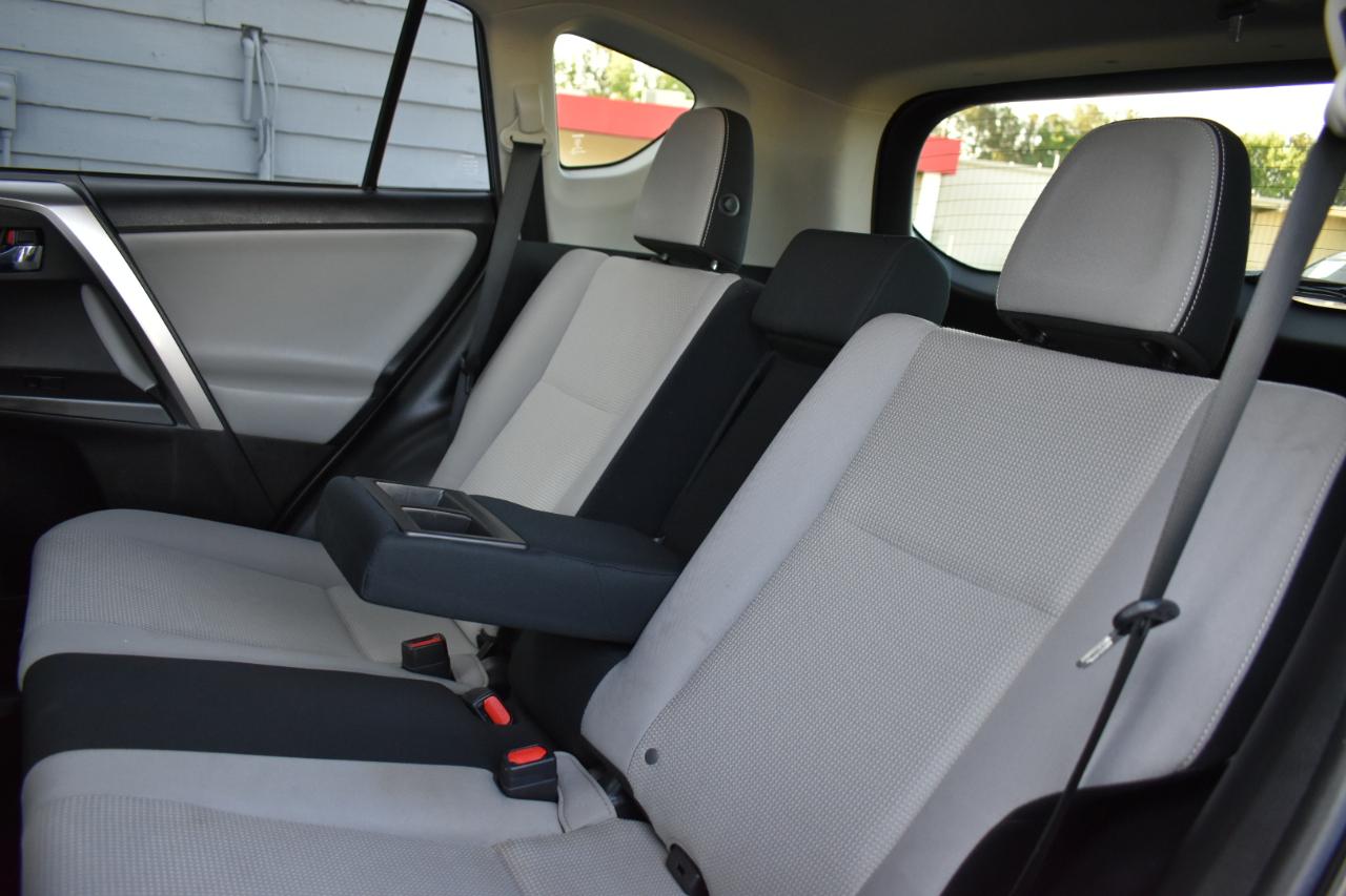 Toyota RAV4 XLE FWD 2016