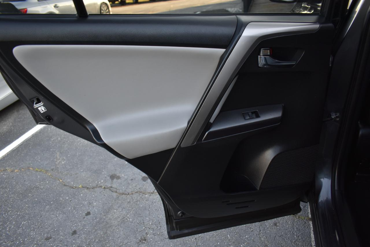 Toyota RAV4 XLE FWD 2016