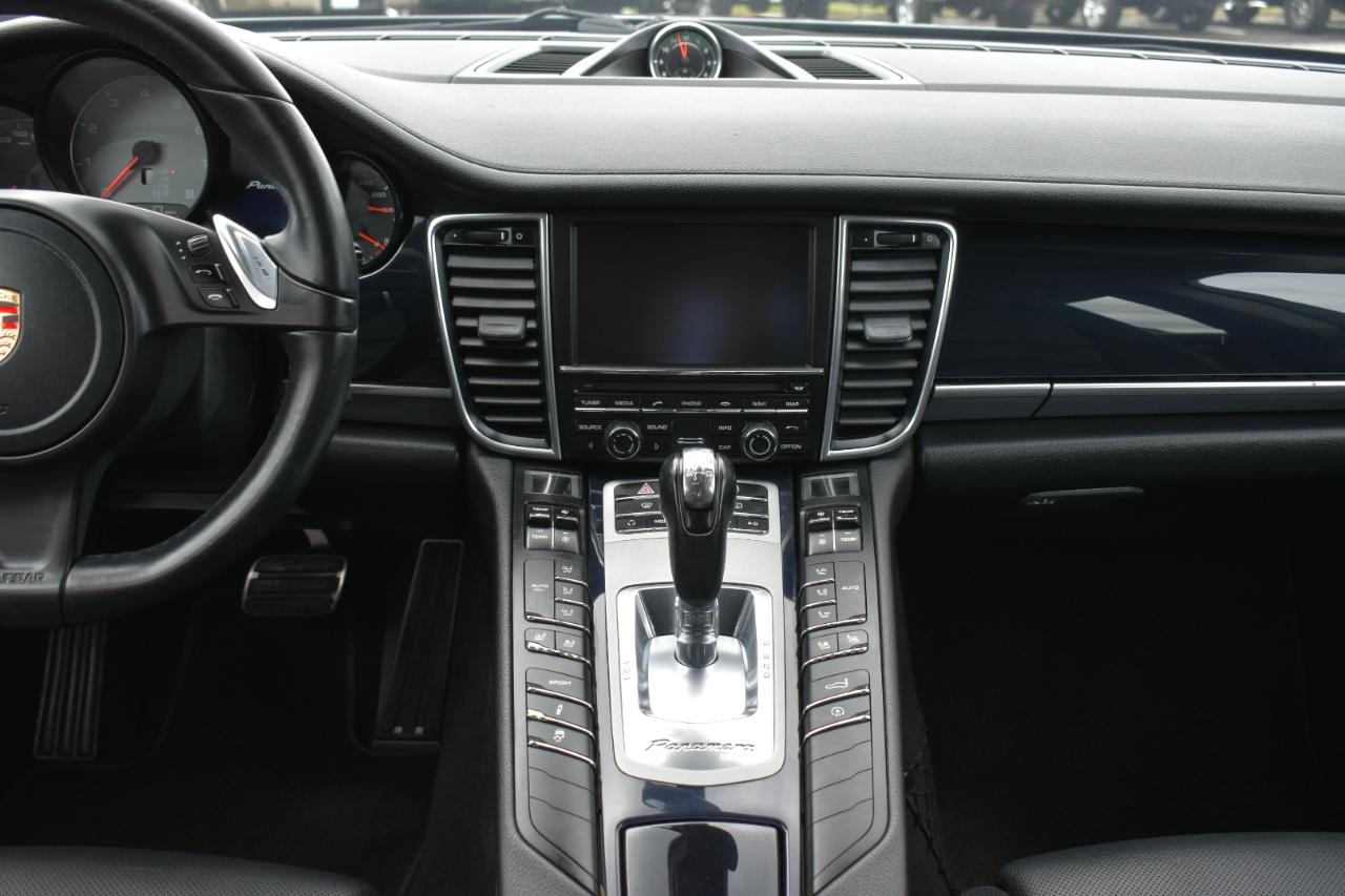 Porsche Panamera 4S AWD 2013