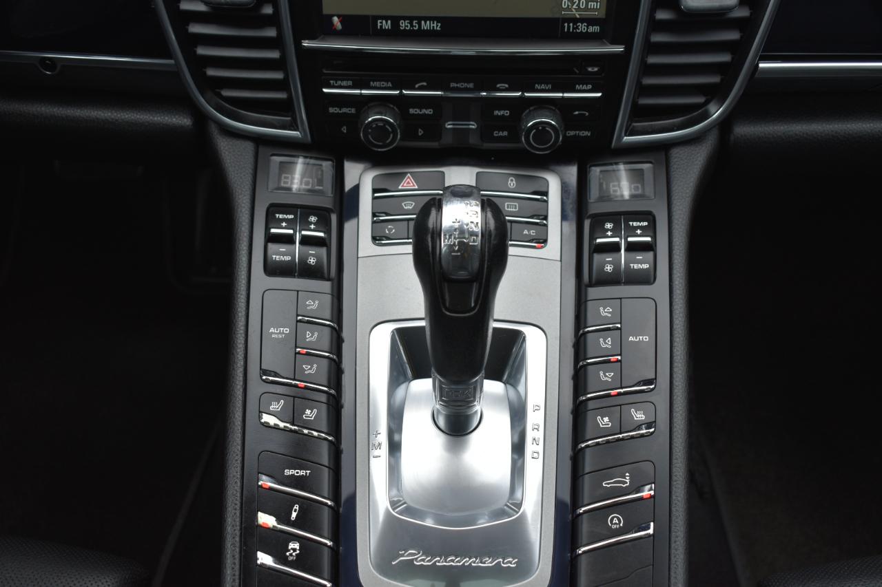 Porsche Panamera 4S AWD 2013