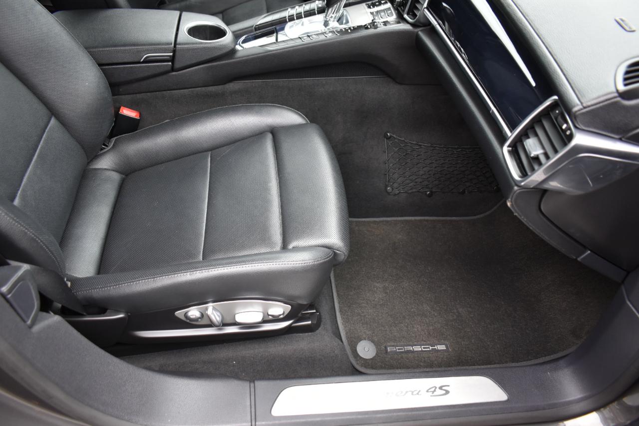 Porsche Panamera 4S AWD 2013