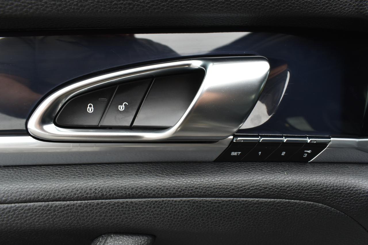 Porsche Panamera 4S AWD 2013