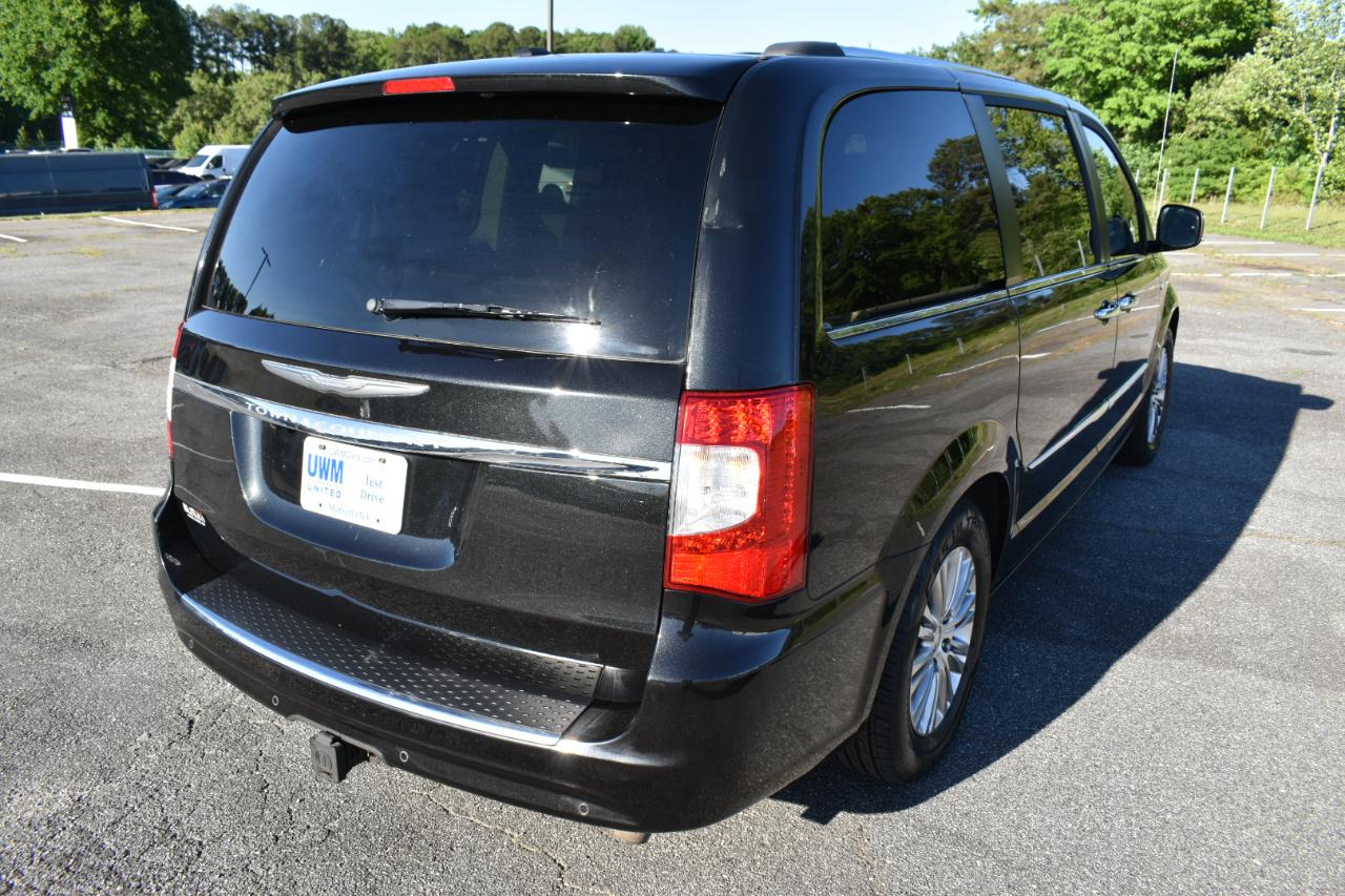 Chrysler Town & Country Touring-L 2014