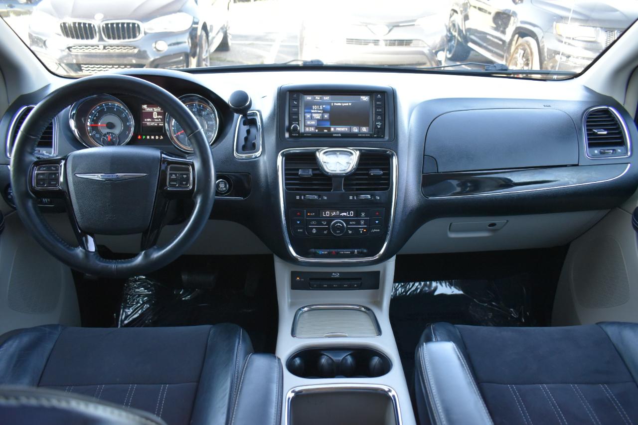 Chrysler Town & Country Touring-L 2014