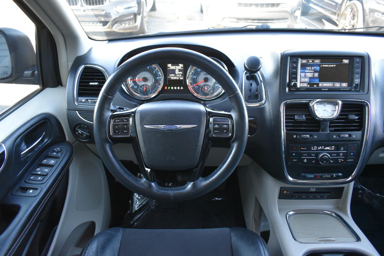Chrysler Town & Country Touring-L 2014