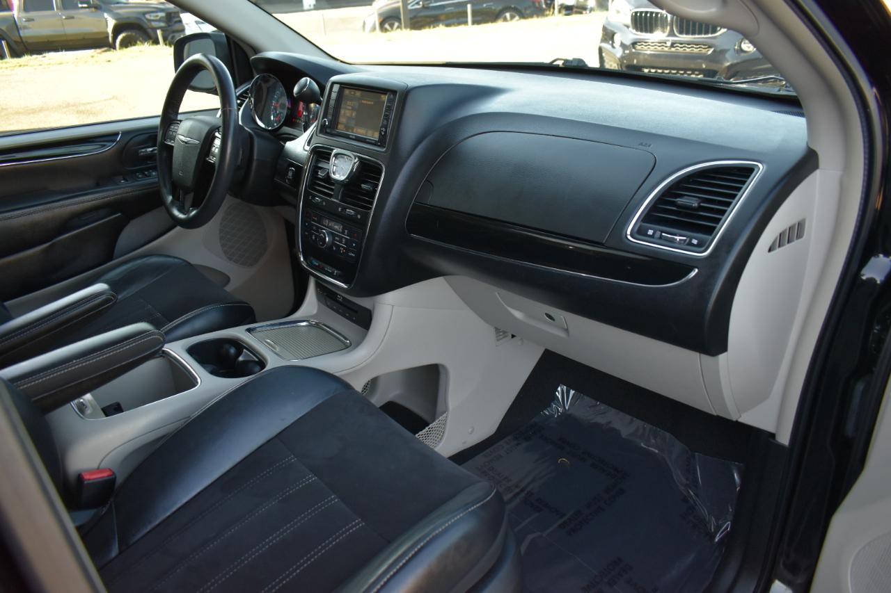 Chrysler Town & Country Touring-L 2014