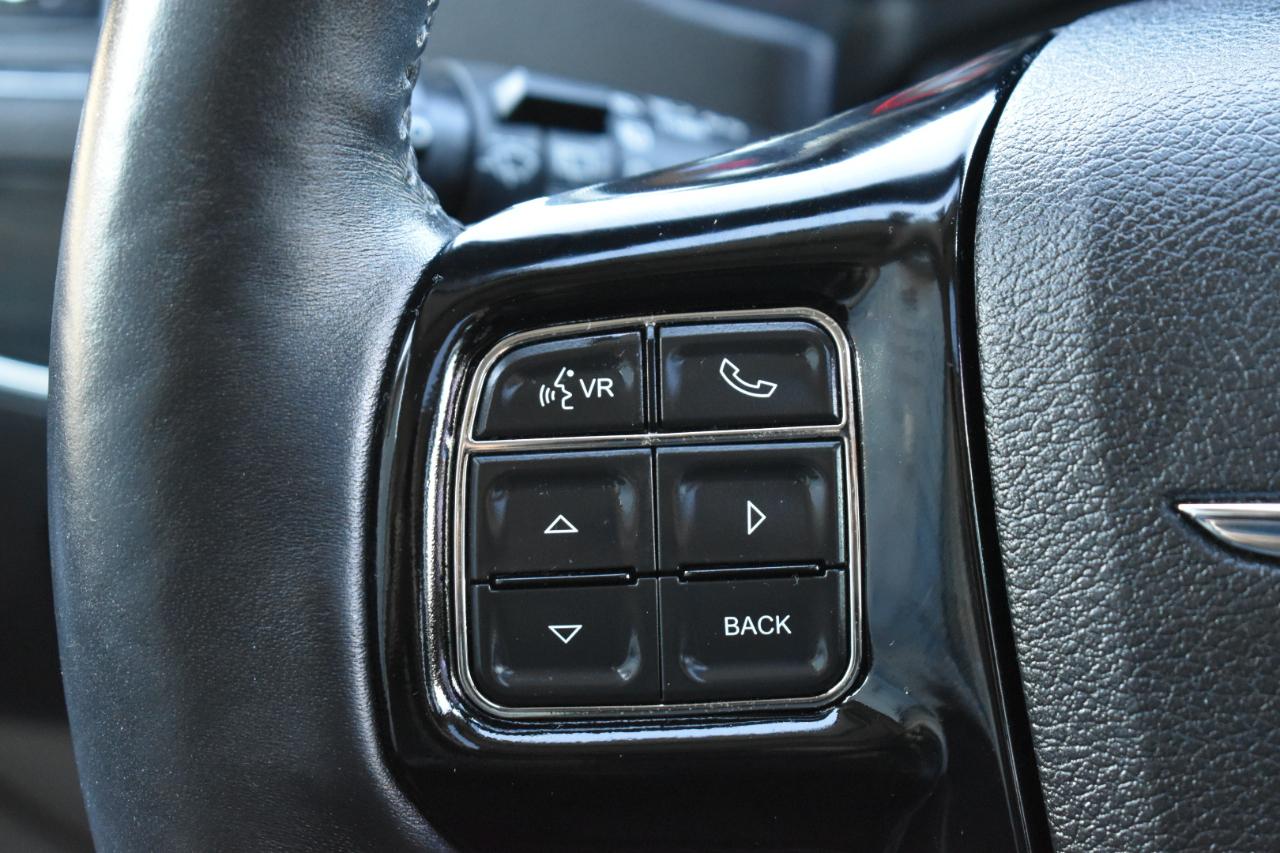 Chrysler Town & Country Touring-L 2014