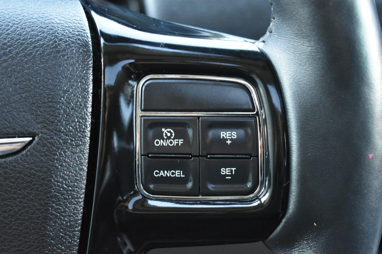 Chrysler Town & Country Touring-L 2014