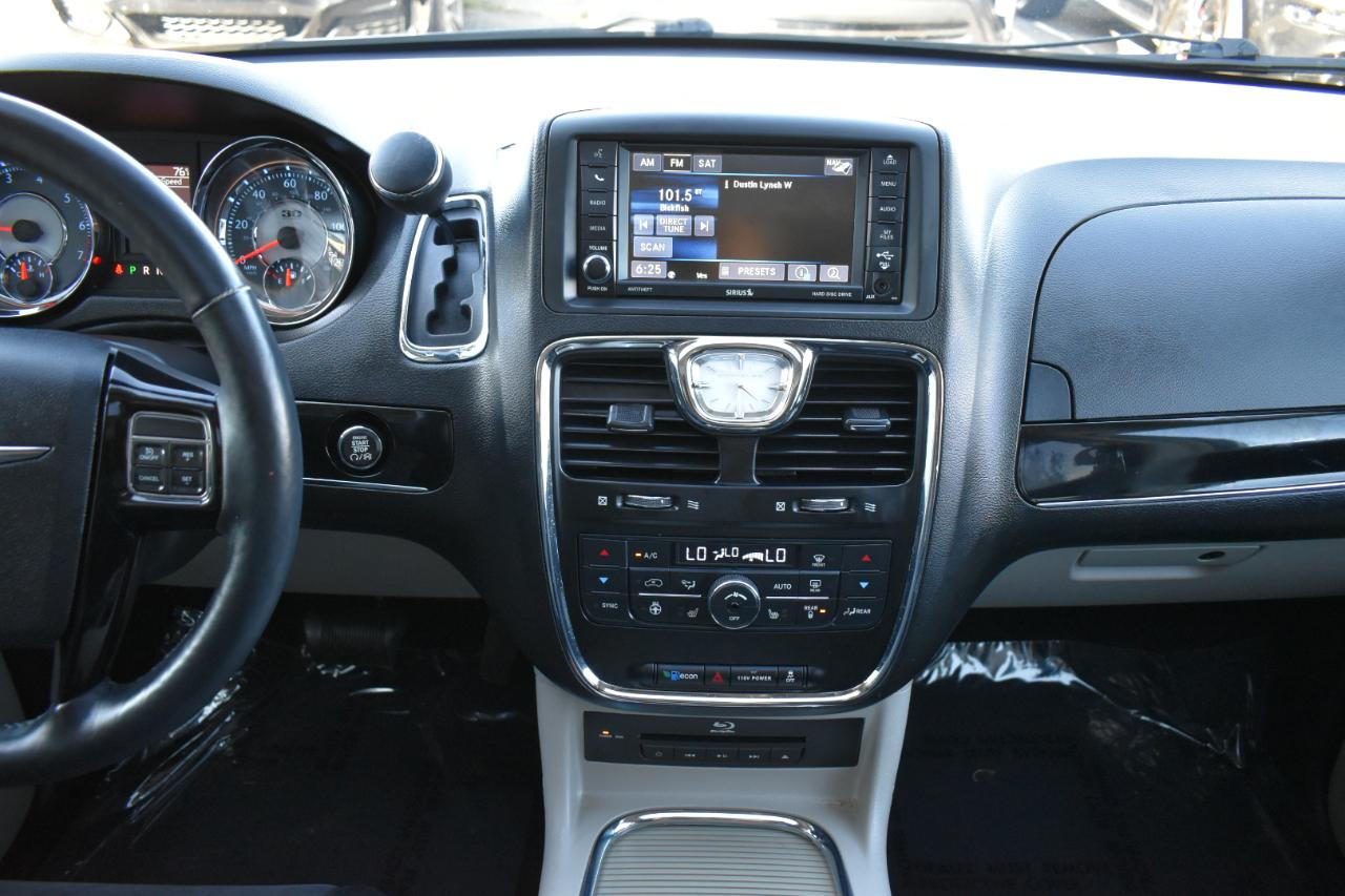 Chrysler Town & Country Touring-L 2014