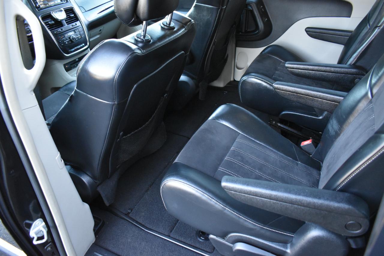 Chrysler Town & Country Touring-L 2014