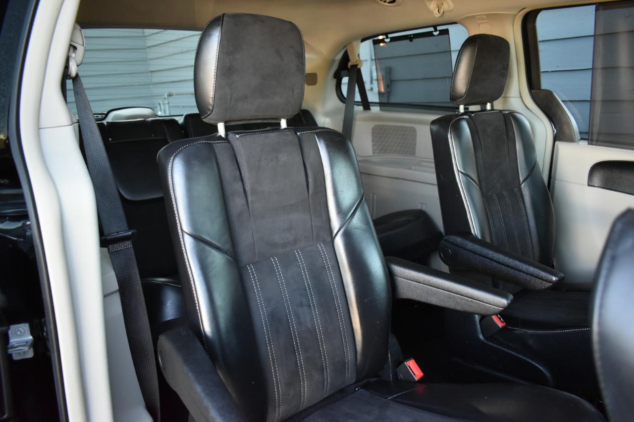 Chrysler Town & Country Touring-L 2014